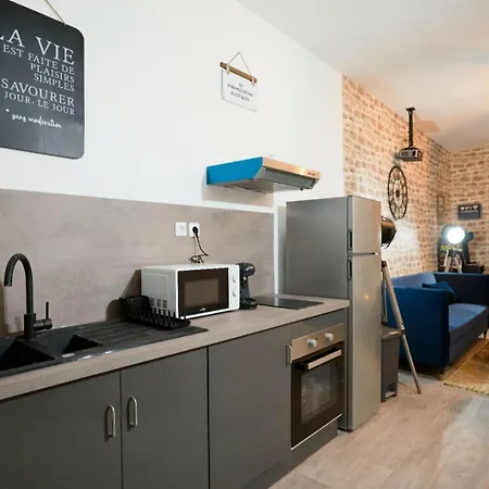Maison 4 Et Jacuzzi Pour 8 Personnes Holiday home *