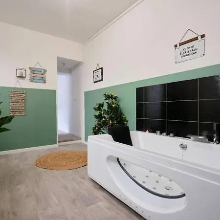 Maison 4 Et Jacuzzi Pour 8 Personnes Semesterbostad